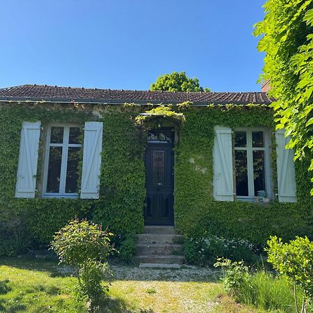Cottage-Saint Laurent Sur Sevre Exterior photo